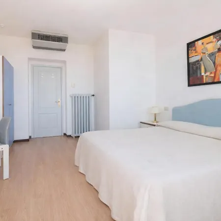 Hotel Maderno By Double Hospitality 4*