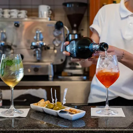 Maderno By Double Hospitality Otel 4*