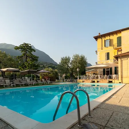 Maderno By Double Hospitality Otel 4*