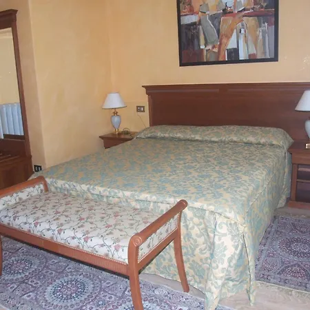 Maderno By Double Hospitality Hotel